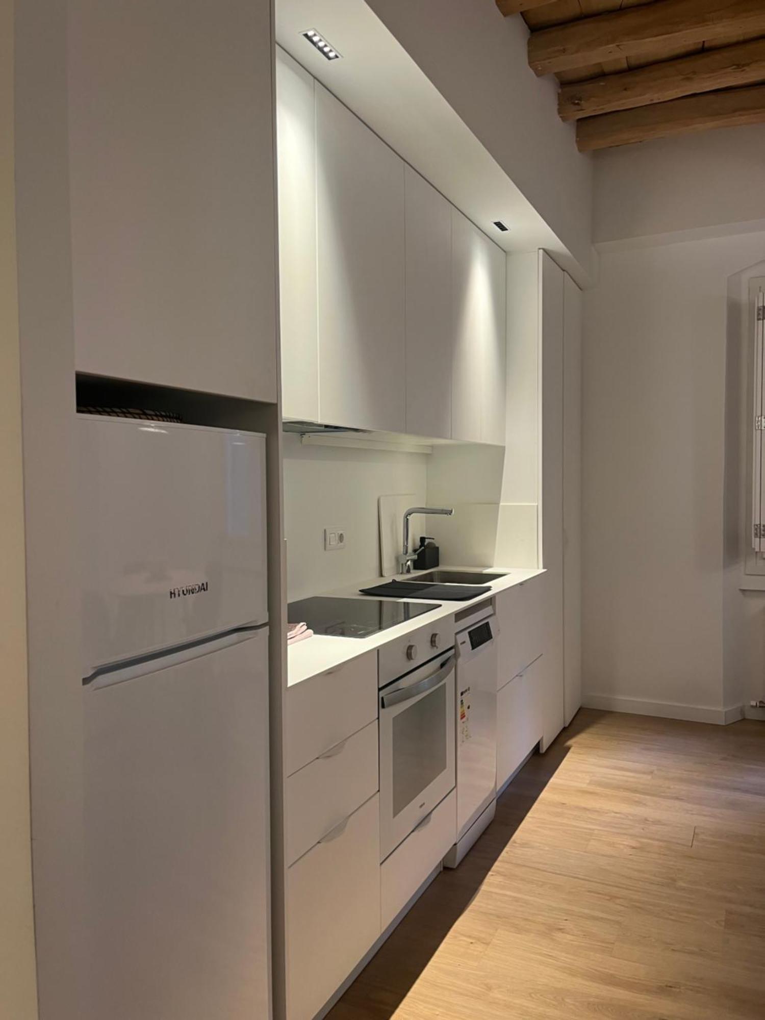 Apartaments Apturvic En El Centre Historic Phòng bức ảnh