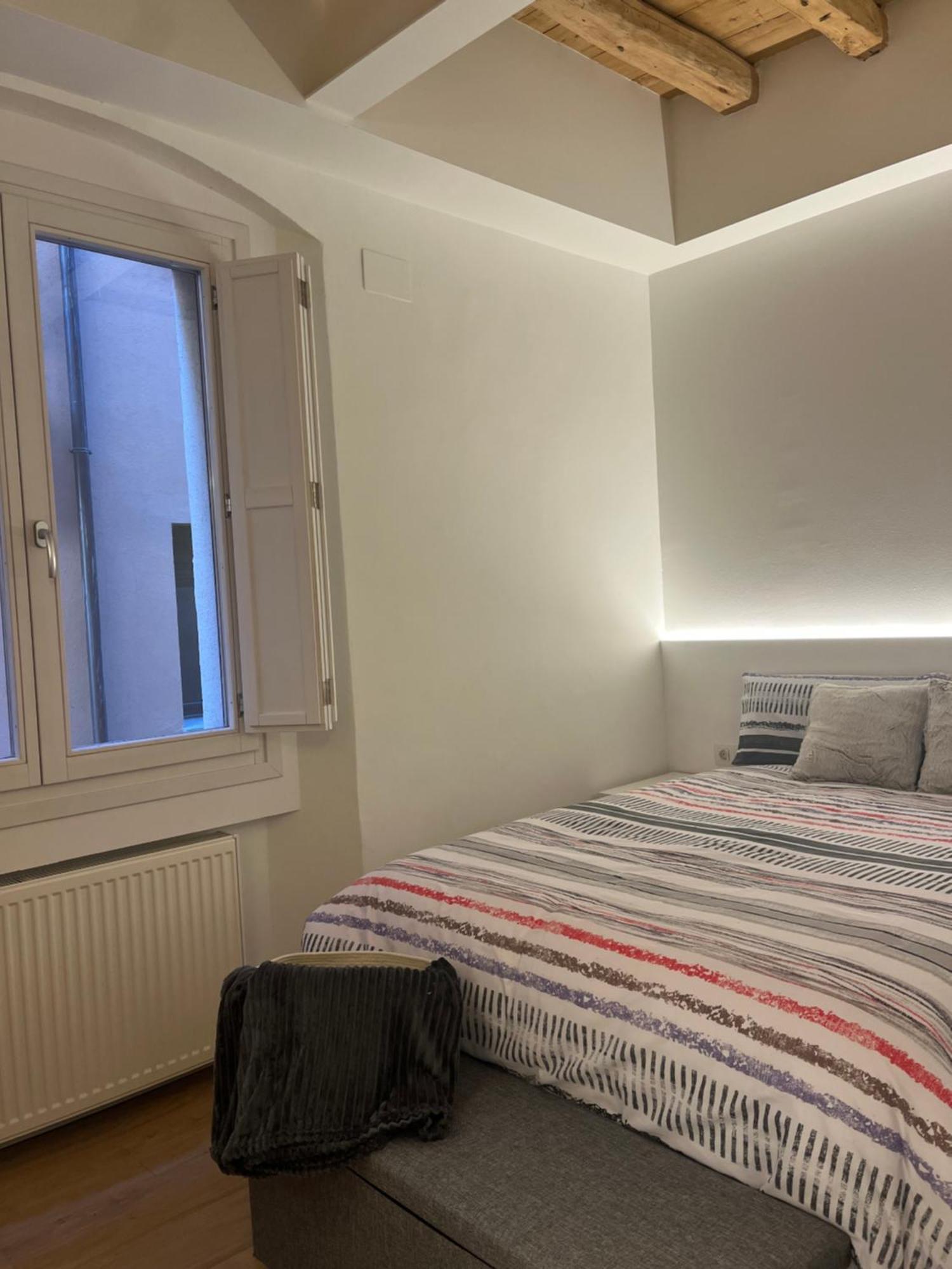 Apartaments Apturvic En El Centre Historic Phòng bức ảnh