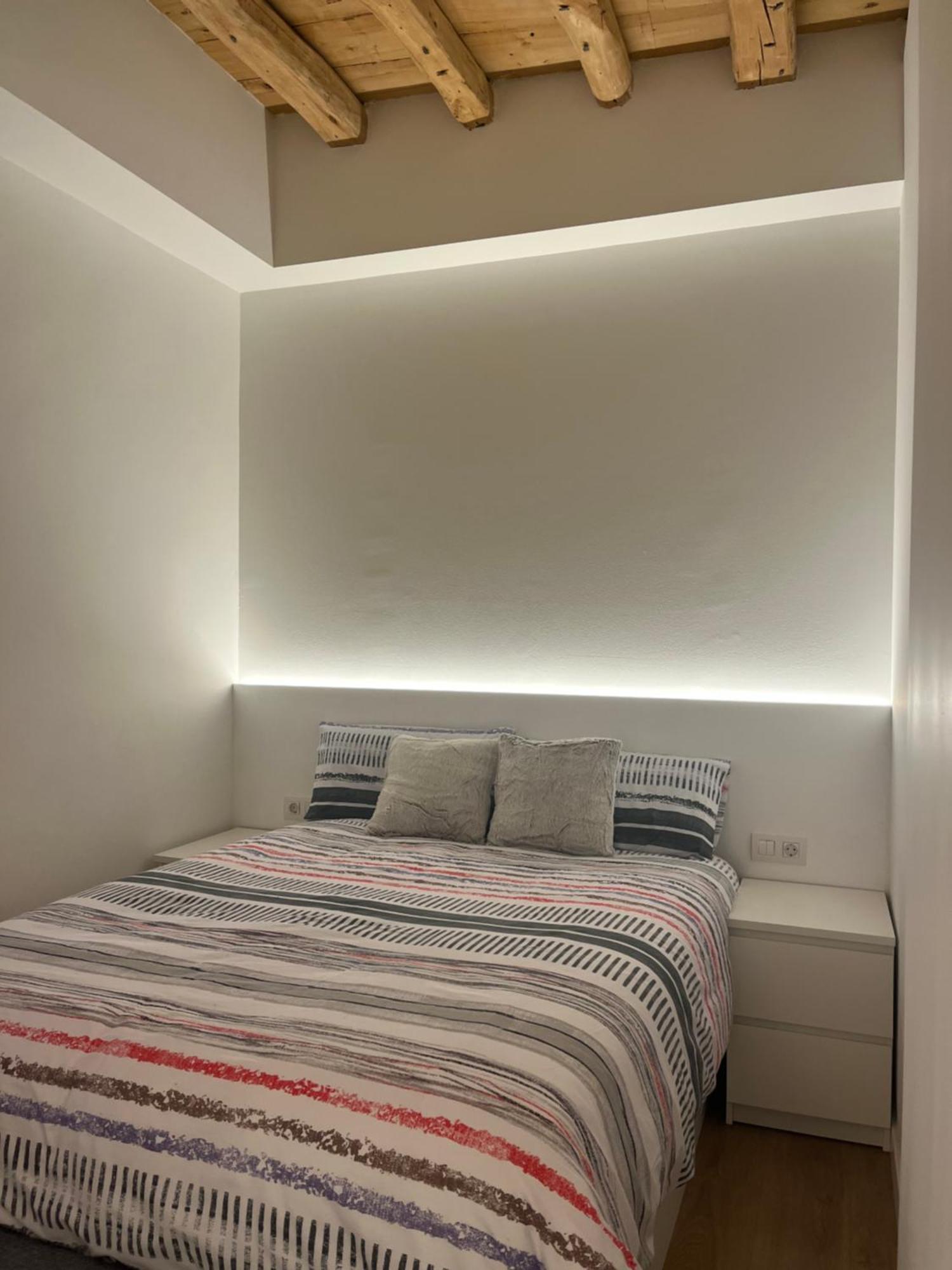 Apartaments Apturvic En El Centre Historic Phòng bức ảnh